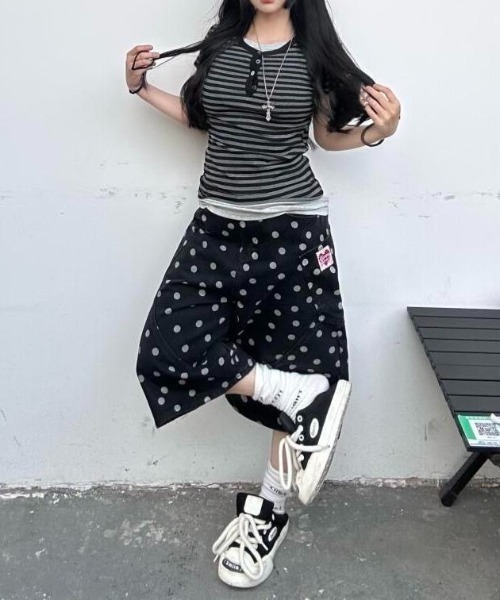 ViViDAY(ビビデー)の「ドット柄デニムワイドハーフパンツ(デニムパンツ・レディース・ブラック・S/M/L)」の13枚目の写真