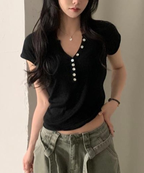 semplice(センプリチェ)の「Tシャツ【韓国ファッション】(Tシャツ/カットソー・レディース・ブルー/ブラック/ベージュ・F)」の6枚目の写真
