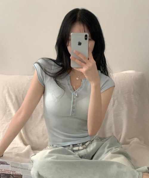 semplice(センプリチェ)の「Tシャツ【韓国ファッション】(Tシャツ/カットソー・レディース・ブルー/ブラック/ベージュ・F)」の9枚目の写真