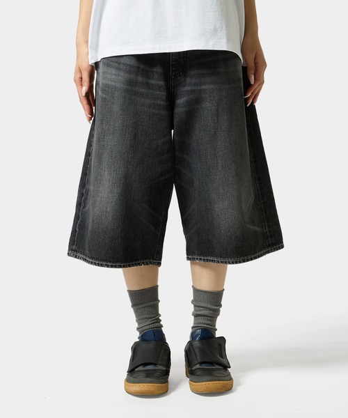 HUF(ハフ)の「EXPRESSION WASHED DENIM BAGGY SHORT(デニムパンツ・メンズ・ライトインディゴブルー/ブラック・28/30/32/34)」の10枚目の写真