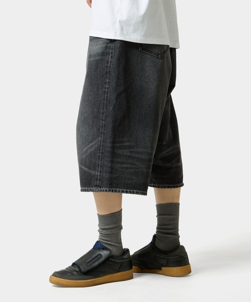 HUF(ハフ)の「EXPRESSION WASHED DENIM BAGGY SHORT(デニムパンツ・メンズ・ライトインディゴブルー/ブラック・28/30/32/34)」の11枚目の写真
