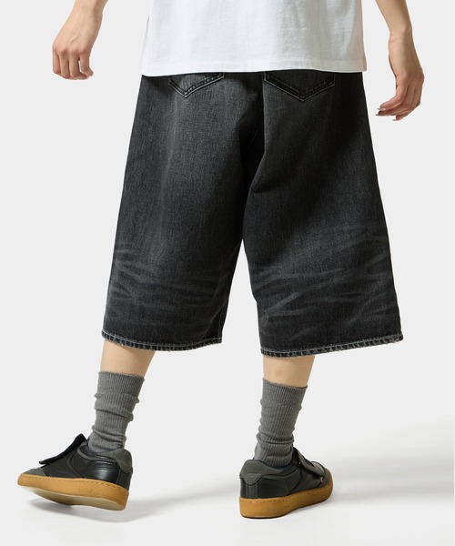 HUF(ハフ)の「EXPRESSION WASHED DENIM BAGGY SHORT(デニムパンツ・メンズ・ライトインディゴブルー/ブラック・28/30/32/34)」の12枚目の写真