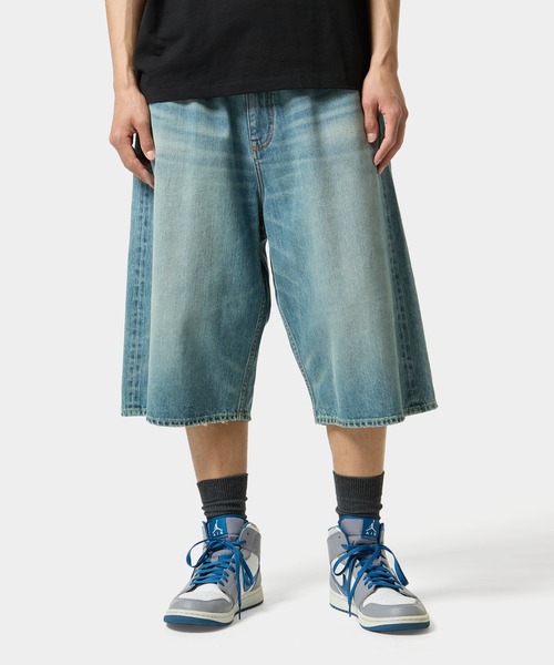 HUF(ハフ)の「EXPRESSION WASHED DENIM BAGGY SHORT(デニムパンツ・メンズ・ライトインディゴブルー/ブラック・28/30/32/34)」の16枚目の写真
