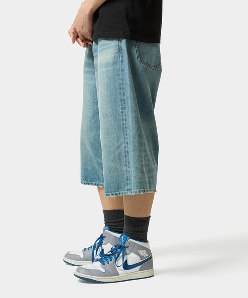 HUF(ハフ)の「EXPRESSION WASHED DENIM BAGGY SHORT(デニムパンツ・メンズ・ライトインディゴブルー/ブラック・28/30/32/34)」の17枚目の写真