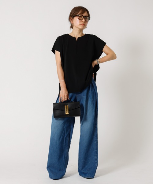 DESIGNWORKS（デザインワークス）の「【一部店舗限定】アクアフロントデザイントップス（Tシャツ/カットソー・レディース・グレイッシュベージュ・フリー）」の5枚目の写真