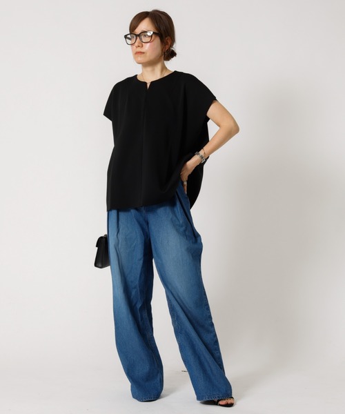 DESIGNWORKS（デザインワークス）の「【一部店舗限定】アクアフロントデザイントップス（Tシャツ/カットソー・レディース・グレイッシュベージュ・フリー）」の4枚目の写真