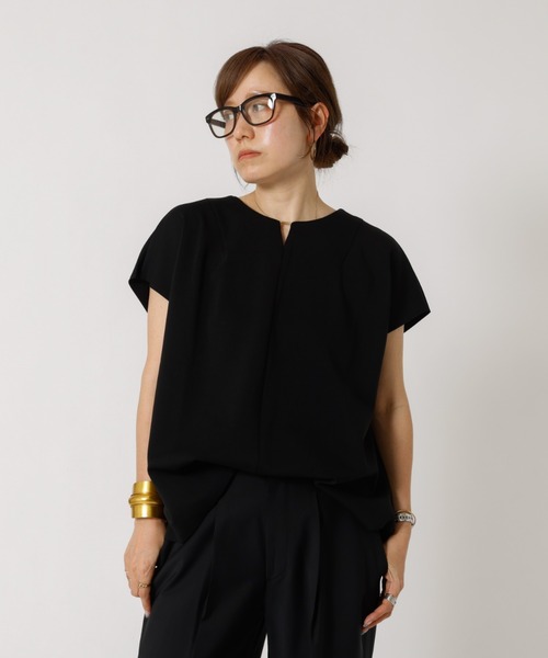 DESIGNWORKS（デザインワークス）の「【一部店舗限定】アクアフロントデザイントップス（Tシャツ/カットソー・レディース・グレイッシュベージュ・フリー）」の7枚目の写真