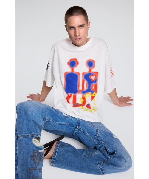 Desigual(デシグアル)の「フィギュア グラフィック スリーブ刺繍 Tシャツ【2026-2027年秋冬新作】(Tシャツ/カットソー・メンズ・ホワイト・S/M/L)」の4枚目の写真