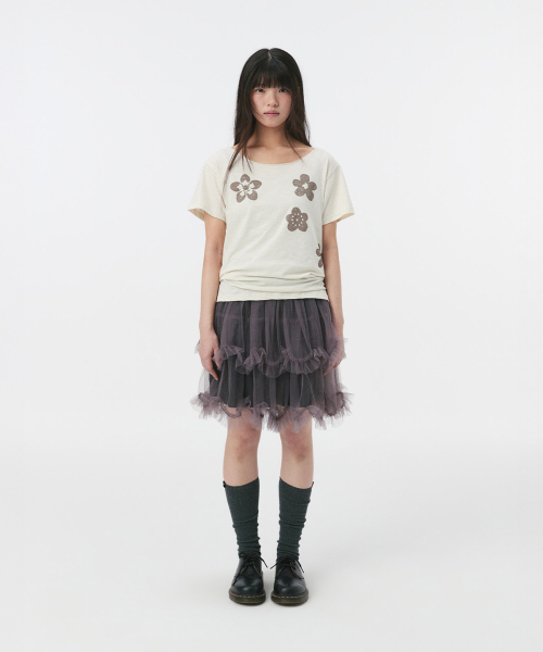 OHESHIO（オヘシオ）の「VINTAGE FLOWER SCOOP NECK T-SHIRT, BEIGE（Tシャツ/カットソー・レディース・その他・FREE）」の6枚目の写真