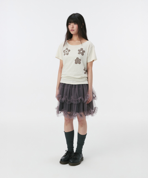 OHESHIO（オヘシオ）の「VINTAGE FLOWER SCOOP NECK T-SHIRT, BEIGE（Tシャツ/カットソー・レディース・その他・FREE）」の5枚目の写真