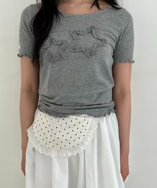 hugi(ハギ)の「STAR MOTIF SLEEVE TOPS / スターモチーフスリーブトップス(Tシャツ/カットソー・レディース・グレー/ホワイト・FREE)」の2枚目の写真