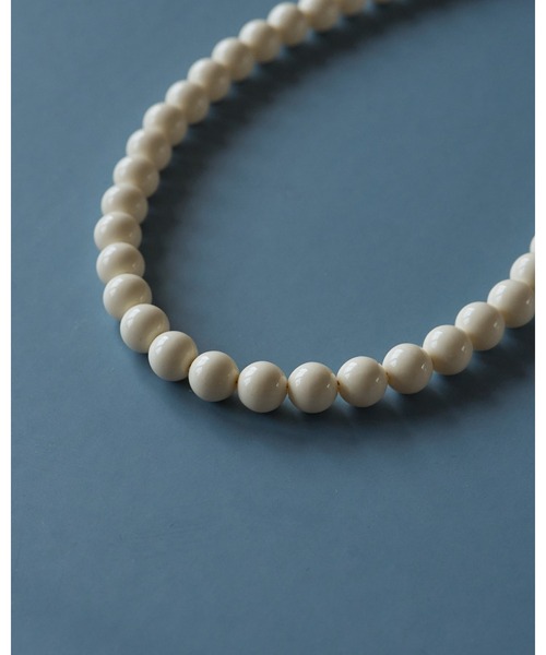 anuke（アンヌーク）の「Mini Ball Necklace（ネックレス・レディース・アイボリー/ブラック/レッド・FREE）」の8枚目の写真