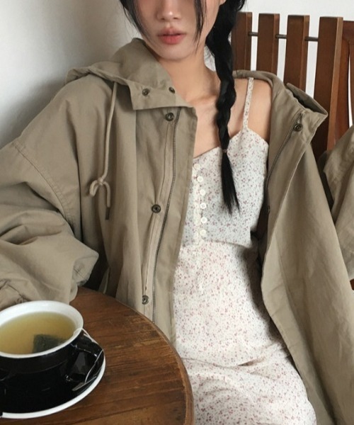 LUCPY（ラクピー）の「小花柄キャミワンピース（ワンピース・レディース・ホワイト/ブラック・FREE）」の5枚目の写真