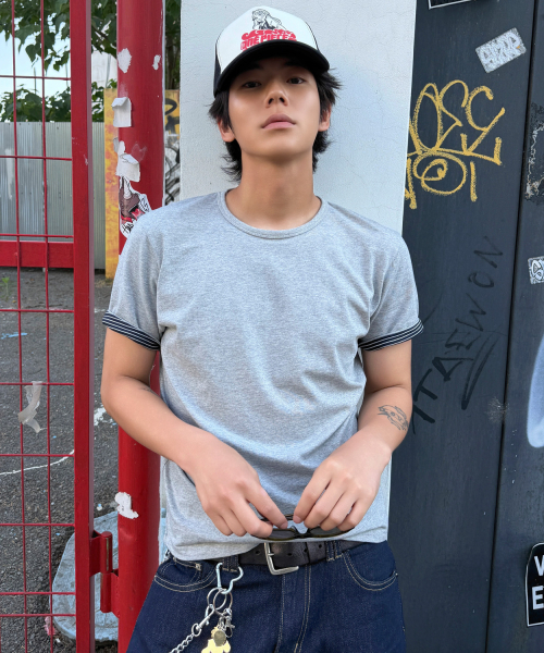 LEIRE（ルアール）の「ストライプレイヤードロールアップTシャツ[グレー]（Tシャツ/カットソー・メンズ・その他・MEDIUM/LARGE/X-LARGE）」の2枚目の写真