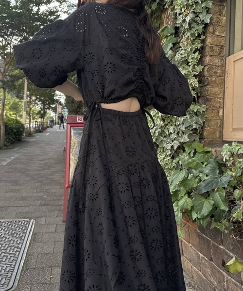 WILLFULLY(ウィルフリー)の「back open balloon sleeve drawstring OP(ワンピース・レディース・レッド/ブルー/ブラック・FREE)」の2枚目の写真