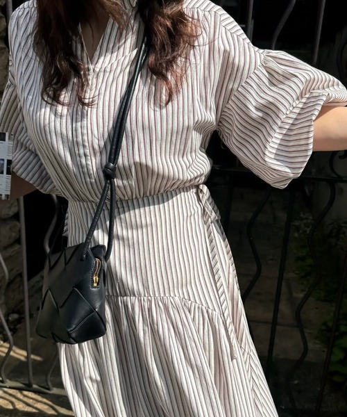 WILLFULLY(ウィルフリー)の「back open balloon sleeve drawstring OP(ワンピース・レディース・レッド/ブルー/ブラック・FREE)」の7枚目の写真