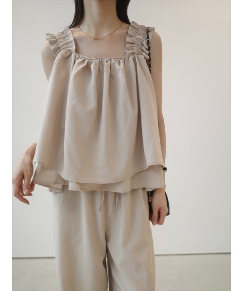 amel(エイメル)の「フリルストラップフレアートップス / ベージュ(Tシャツ/カットソー・レディース・ベージュ・FREE)」の11枚目の写真