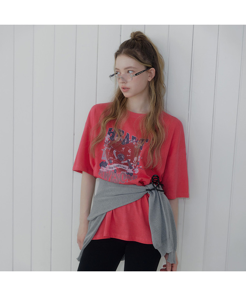 TWEE(トゥウィー)の「アッサムピグメントプリンティングオーバーサイズ半袖Tシャツ(Tシャツ/カットソー・レディース・レッド/チャコールグレー/Cream・FREE)」の3枚目の写真