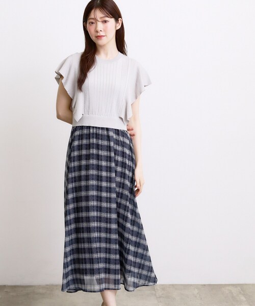 grove(グローブ)の「【低身長さんも選べる着丈・洗濯機◎】1枚で華やか 肩フリルニットドッキングワンピース(ワンピース・レディース・オフホワイト/ブラック/ライトグレー・02/11/05/03/12/04/01)」の8枚目の写真