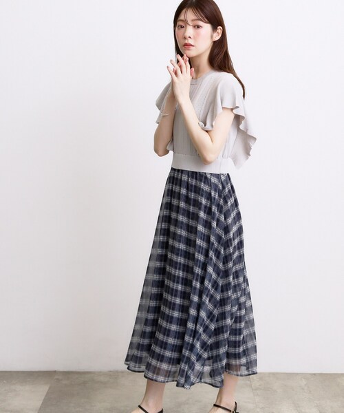 grove(グローブ)の「【低身長さんも選べる着丈・洗濯機◎】1枚で華やか 肩フリルニットドッキングワンピース(ワンピース・レディース・オフホワイト/ブラック/ライトグレー・02/11/05/03/12/04/01)」の9枚目の写真