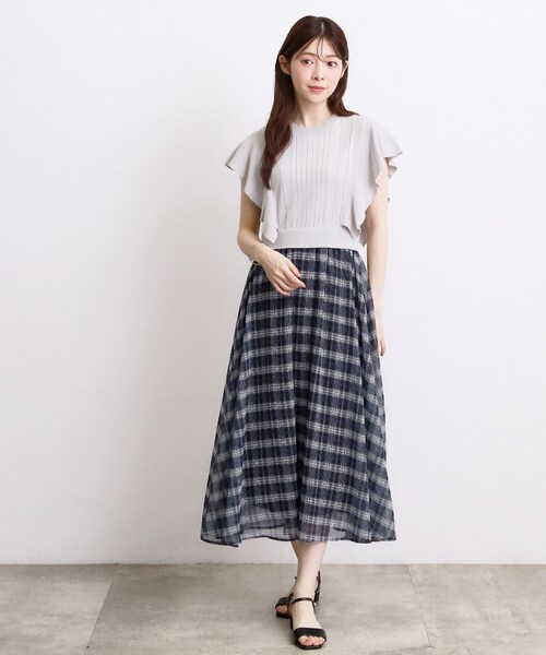 grove(グローブ)の「【低身長さんも選べる着丈・洗濯機◎】1枚で華やか 肩フリルニットドッキングワンピース(ワンピース・レディース・オフホワイト/ブラック/ライトグレー・02/11/05/03/12/04/01)」の10枚目の写真