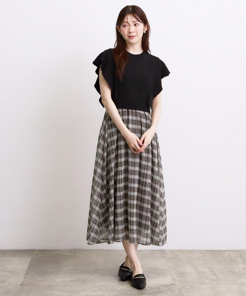 grove(グローブ)の「【低身長さんも選べる着丈・洗濯機◎】1枚で華やか 肩フリルニットドッキングワンピース(ワンピース・レディース・オフホワイト/ブラック/ライトグレー・02/11/05/03/12/04/01)」の12枚目の写真