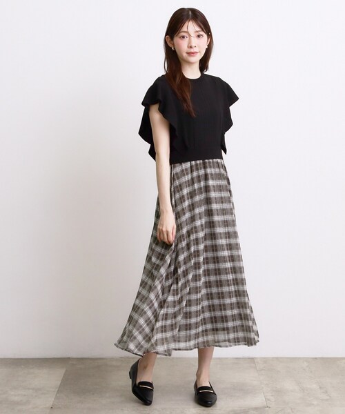 grove(グローブ)の「【低身長さんも選べる着丈・洗濯機◎】1枚で華やか 肩フリルニットドッキングワンピース(ワンピース・レディース・オフホワイト/ブラック/ライトグレー・02/11/05/03/12/04/01)」の14枚目の写真