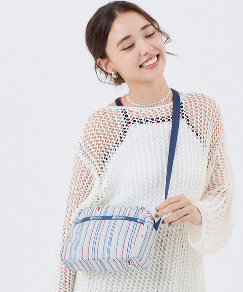 LeSportsac(レスポートサック)の「DANIELLA CROSSBODY ジョイフルボヤージュ(ショルダーバッグ・レディース・ブルー・FREE)」の1枚目の写真