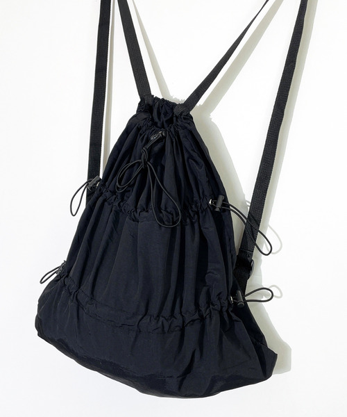 Chandelier(シャンデリア)の「ナップサック ギャザー ポケット 2TYPE 巾着 リュックサック バックパック(バックパック/リュック・レディース・ブラック/ホワイト/ブラック系・ONESIZE)」の14枚目の写真