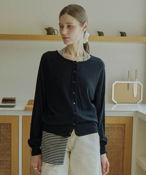 VLETI（ブレッティ）の「Linen Blend Raglan Button Knit Cardigan (black)（ニット/セーター・レディース・ブラック・FREE）」の2枚目の写真