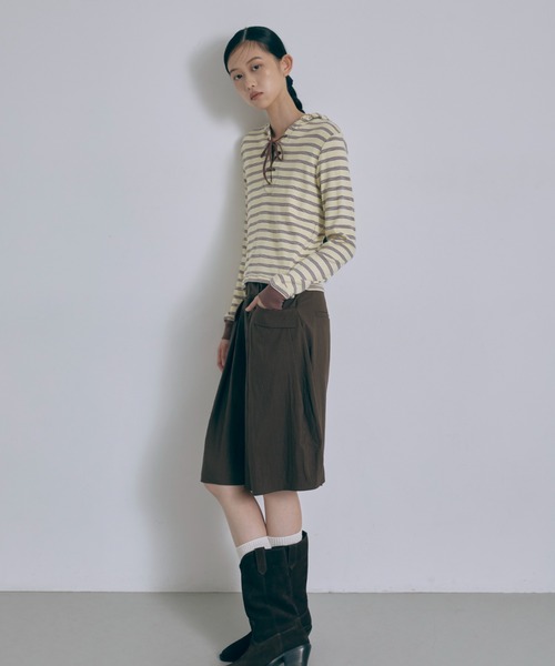 EN NEUME(エンノイム)の「Structured Pocket Flare Shorts(その他パンツ・レディース・キャメル/ブラック/ブラウン・0/1)」の16枚目の写真