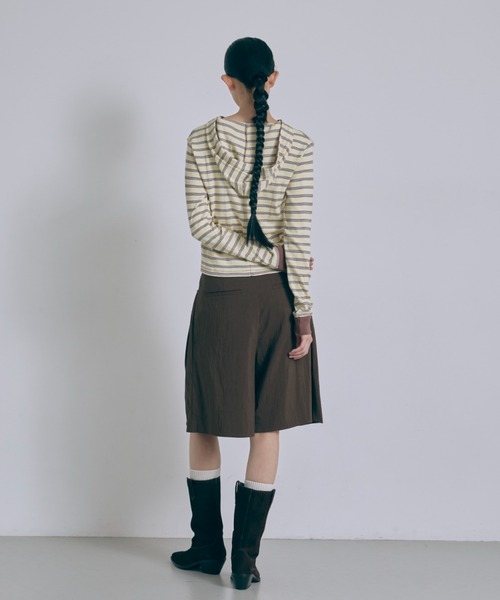 EN NEUME(エンノイム)の「Structured Pocket Flare Shorts(その他パンツ・レディース・キャメル/ブラック/ブラウン・0/1)」の13枚目の写真