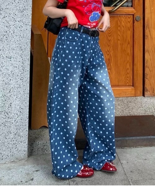Vipoa(ヴィポア)の「Wide dot print denim(デニムパンツ・レディース・ブルー・MEDIUM/LARGE)」の1枚目の写真