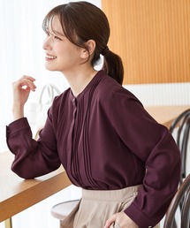 ピンタックブラウス