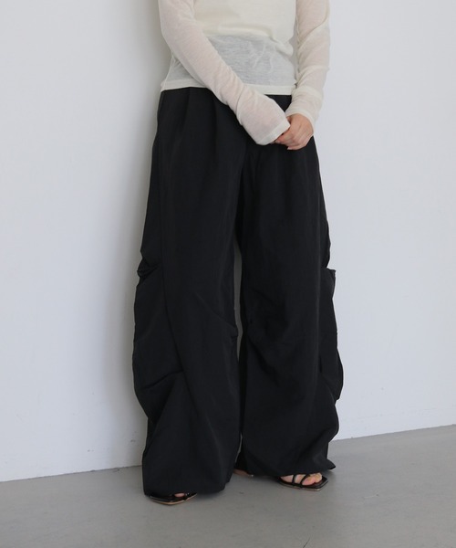 cheriella(シェリエラ)の「【cheriella】サイドタックバレルパンツ SIDE TUCK BARREL PANTS(カーゴパンツ・レディース・ブラウン/ライトカーキ/ブラック・FREE)」の12枚目の写真