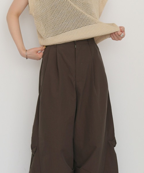 cheriella(シェリエラ)の「【cheriella】サイドタックバレルパンツ SIDE TUCK BARREL PANTS(カーゴパンツ・レディース・ブラウン/ライトカーキ/ブラック・FREE)」の6枚目の写真