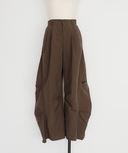 cheriella(シェリエラ)の「【cheriella】サイドタックバレルパンツ SIDE TUCK BARREL PANTS(カーゴパンツ・レディース・ブラウン/ライトカーキ/ブラック・FREE)」の20枚目の写真