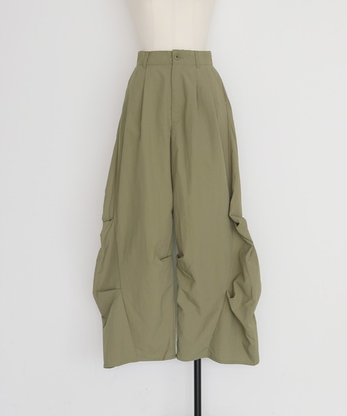 cheriella(シェリエラ)の「【cheriella】サイドタックバレルパンツ SIDE TUCK BARREL PANTS(カーゴパンツ・レディース・ブラウン/ライトカーキ/ブラック・FREE)」の21枚目の写真