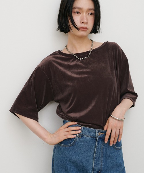 LARUTA(ラルータ)の「【LARUTA】半袖シアーとろもちベロアプルオーバー(Tシャツ/カットソー・レディース・ネイビー/ブラウン/ラベンダー/オフホワイト・FREE)」の10枚目の写真