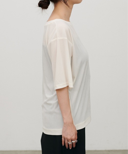 LARUTA(ラルータ)の「【LARUTA】半袖シアーとろもちベロアプルオーバー(Tシャツ/カットソー・レディース・ネイビー/ブラウン/ラベンダー/オフホワイト・FREE)」の22枚目の写真