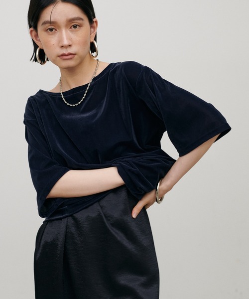 LARUTA(ラルータ)の「【LARUTA】半袖シアーとろもちベロアプルオーバー(Tシャツ/カットソー・レディース・ネイビー/ブラウン/ラベンダー/オフホワイト・FREE)」の15枚目の写真