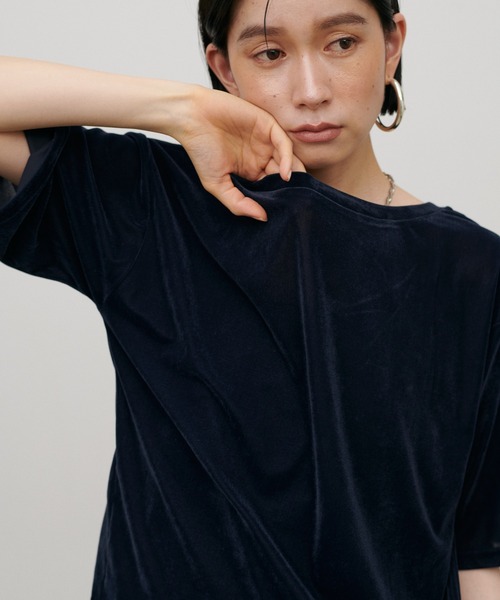 LARUTA(ラルータ)の「【LARUTA】半袖シアーとろもちベロアプルオーバー(Tシャツ/カットソー・レディース・ネイビー/ブラウン/ラベンダー/オフホワイト・FREE)」の13枚目の写真