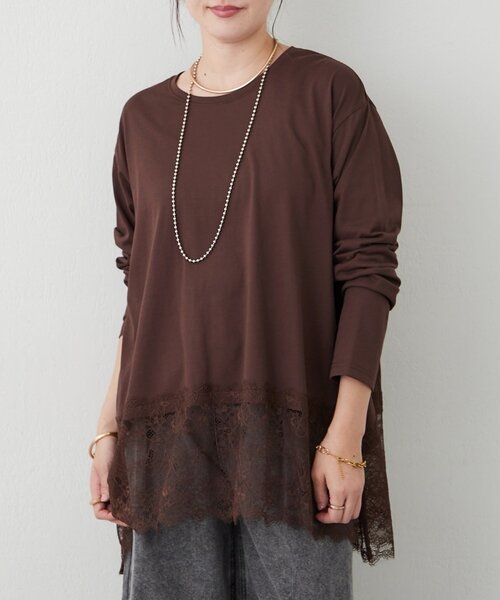 Remind me and forever(リマインドミーアンドフォーエバー)の「【上品レースが覗く】裾レースイレヘムロンT(Tシャツ/カットソー・レディース・ブラック/オフホワイト/ブラウン・FREE)」の3枚目の写真