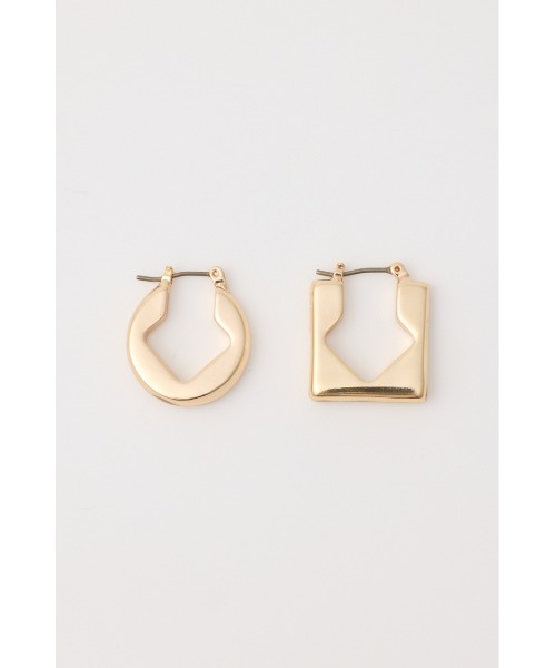 SLY(スライ)の「ASYMMETRY SHAPE P/EARRING アシンメトリーシェイプピアス(ピアス(両耳用)・レディース・シルバー/ゴールド・FREE)」の2枚目の写真