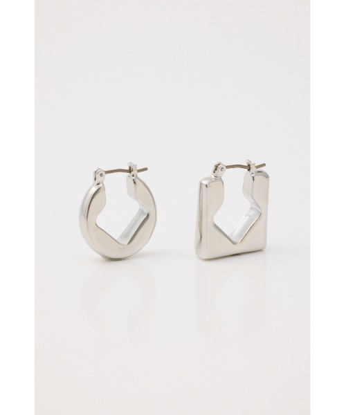 SLY(スライ)の「ASYMMETRY SHAPE P/EARRING アシンメトリーシェイプピアス(ピアス(両耳用)・レディース・シルバー/ゴールド・FREE)」の5枚目の写真