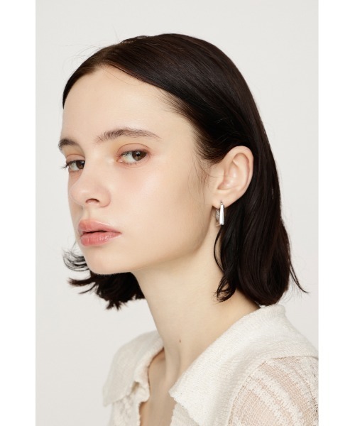 SLY(スライ)の「ASYMMETRY SHAPE P/EARRING アシンメトリーシェイプピアス(ピアス(両耳用)・レディース・シルバー/ゴールド・FREE)」の7枚目の写真