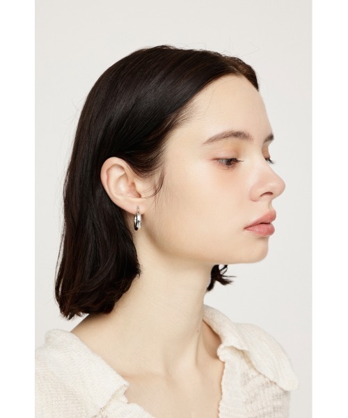 SLY(スライ)の「ASYMMETRY SHAPE P/EARRING アシンメトリーシェイプピアス(ピアス(両耳用)・レディース・シルバー/ゴールド・FREE)」の8枚目の写真
