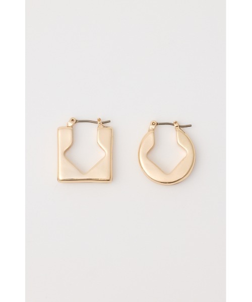 SLY(スライ)の「ASYMMETRY SHAPE P/EARRING アシンメトリーシェイプピアス(ピアス(両耳用)・レディース・シルバー/ゴールド・FREE)」の9枚目の写真