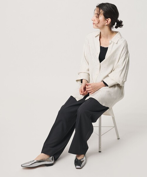 BEAUTY&YOUTH UNITED ARROWS(ビューティーアンドユースユナイテッドアローズ)の「Vカット メタリックカラー フラットシューズ(パンプス・レディース・シルバー・37h/36h/36/35h/37/38)」の5枚目の写真