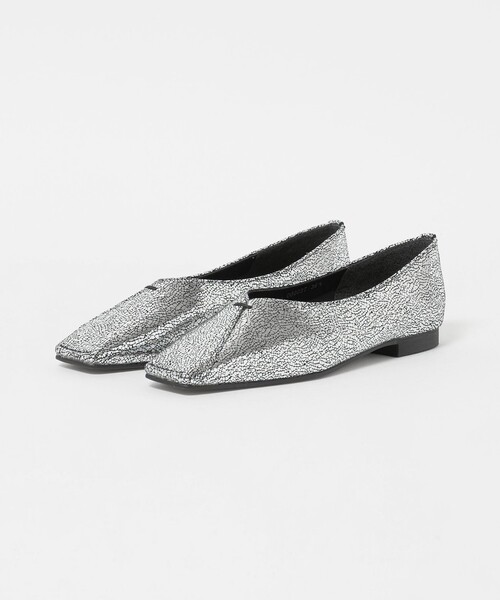 BEAUTY&YOUTH UNITED ARROWS(ビューティーアンドユースユナイテッドアローズ)の「Vカット メタリックカラー フラットシューズ(パンプス・レディース・シルバー・37h/36h/36/35h/37/38)」の8枚目の写真